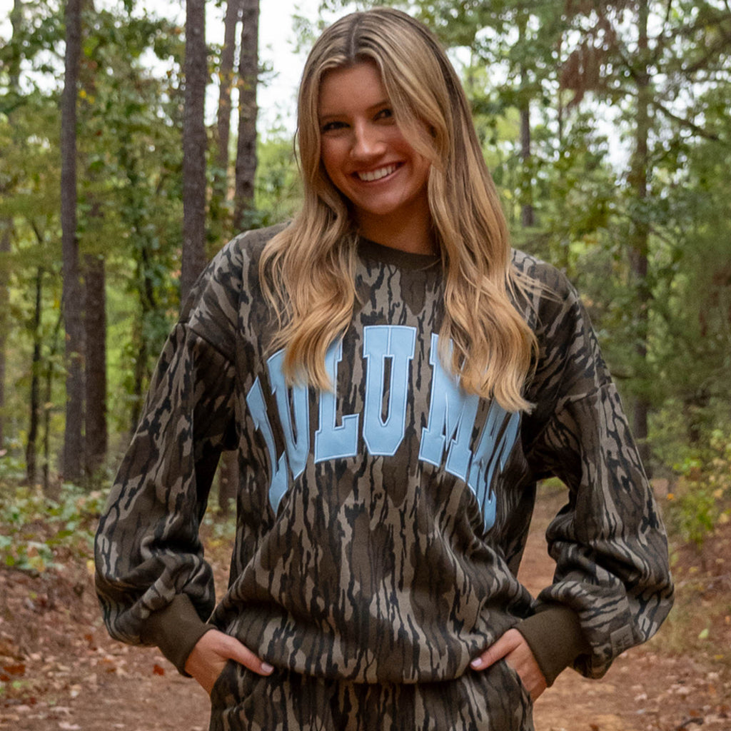 LM-SW-1017 Mossy Oak Sweatshirt W/ Light Blue Letters